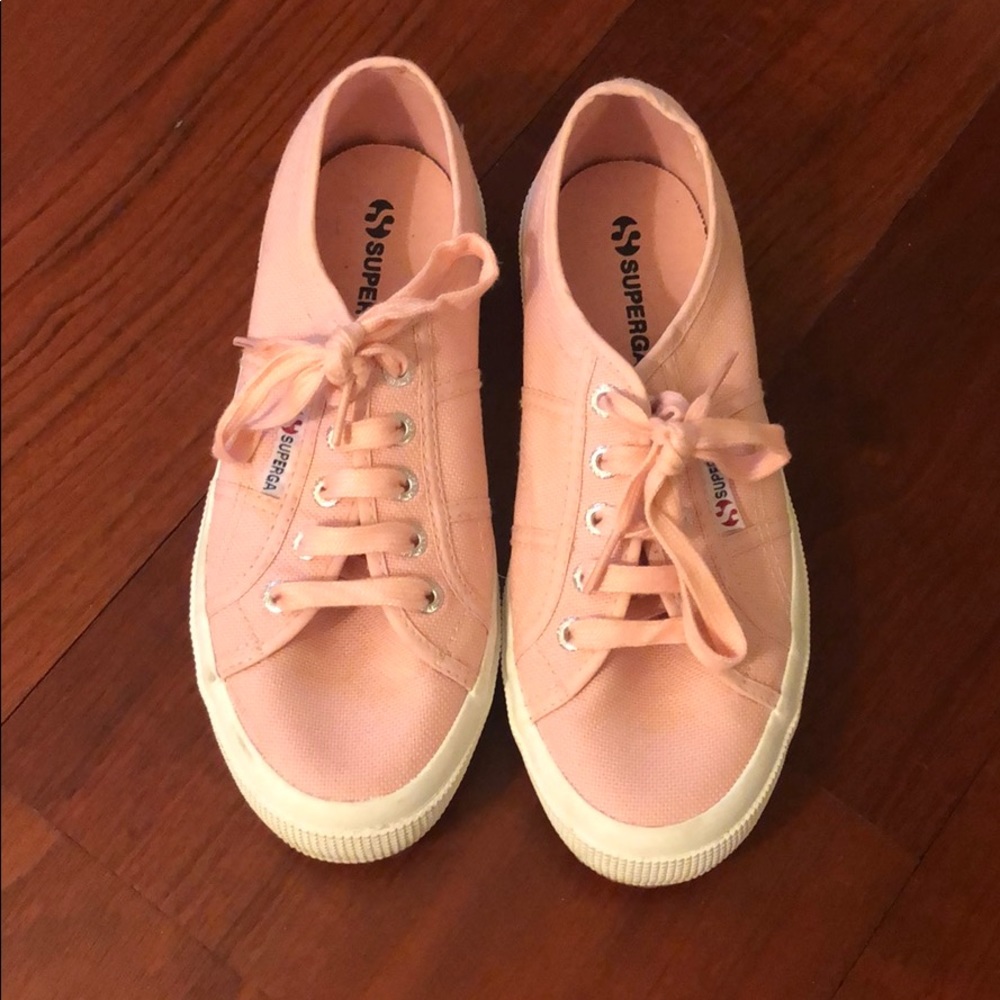 Light pink never worn Superga sneakers